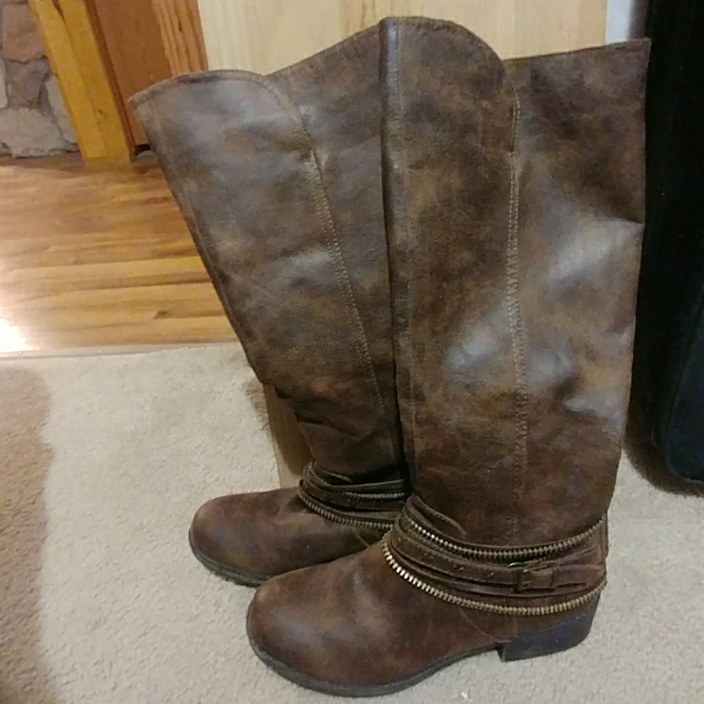 Brown knee high boots brand new!
